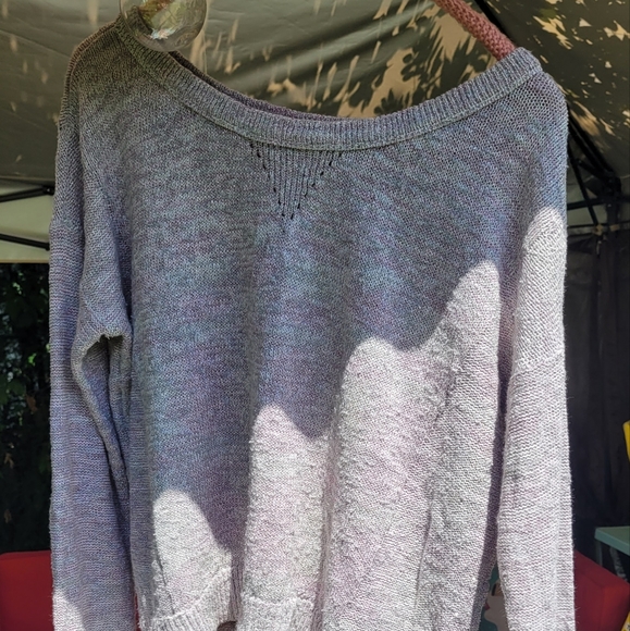 Sparkly ✨️ Light Sweater - Picture 4 of 5